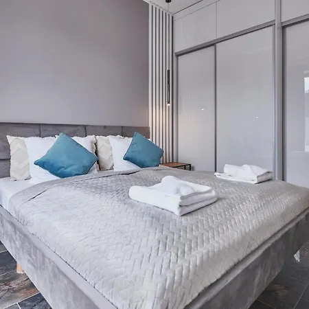 Penthouse C52 - Golden Tulip
